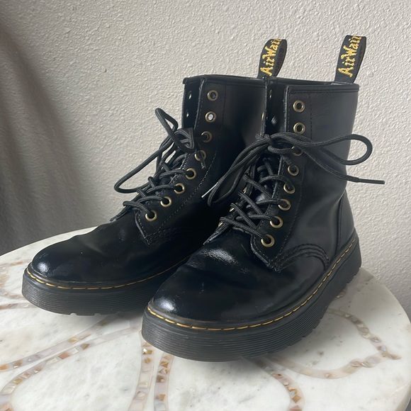 Dr. Martens Shoes - EUC Dr. Martens 1460 Zavala Boots Size 6M/7L
